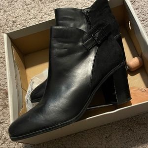 Bandolino black booties sized 8.5